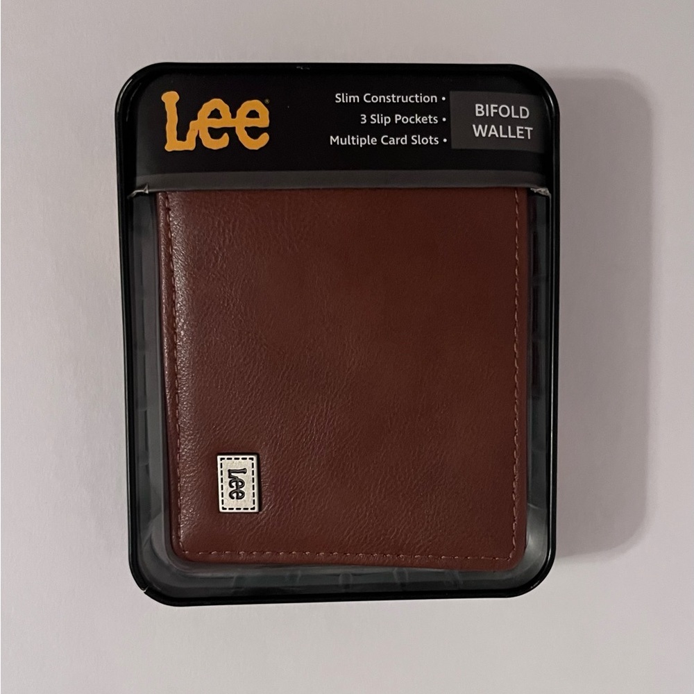 New With Tags Mens Lee Bifold Wallet